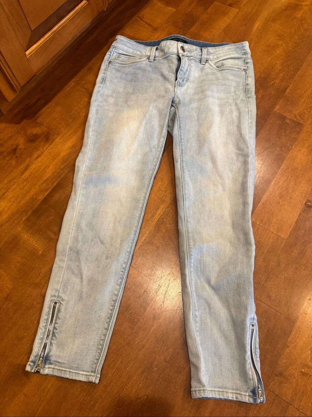 White House Black Market Skinny Crop Jeans Size 6 Light Wash Ankle Zip